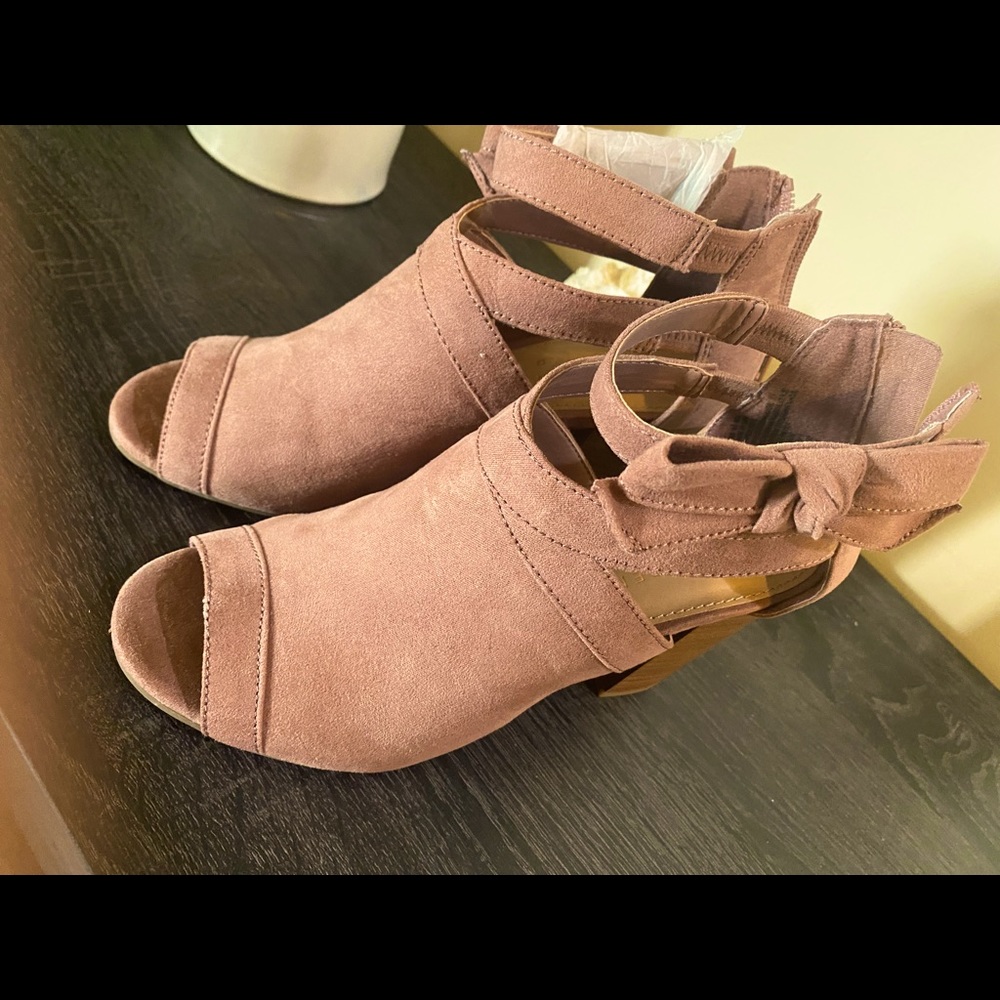 Lauren Conrad Java memory foam sock women shoes